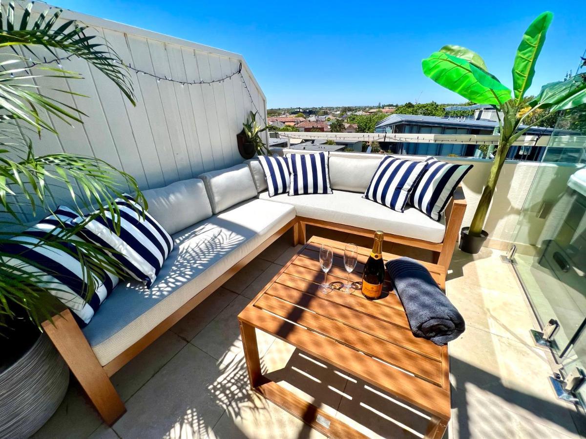 Luxury St Kilda Townhouse In The Sky Apartment เมลเบิร์น ภายนอก รูปภาพ
