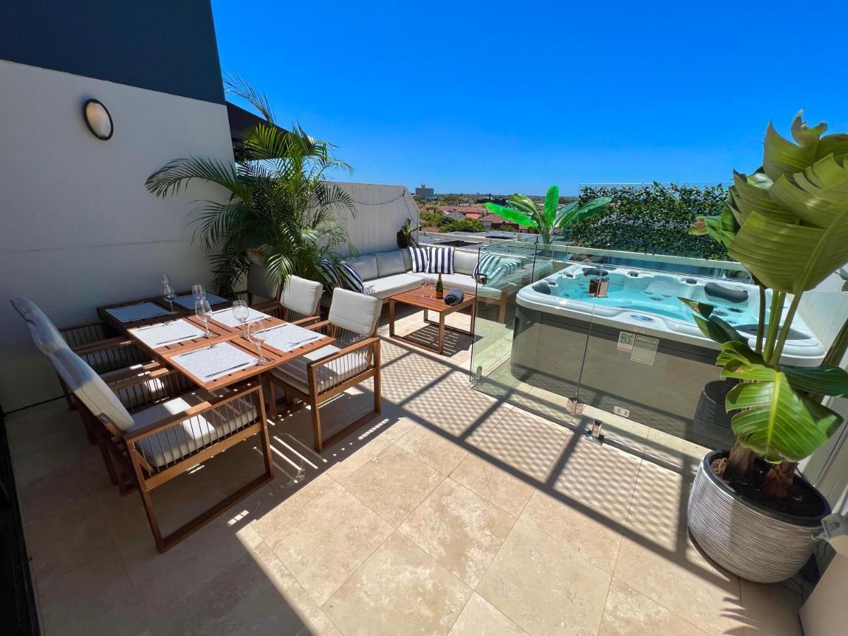 Luxury St Kilda Townhouse In The Sky Apartment เมลเบิร์น ภายนอก รูปภาพ