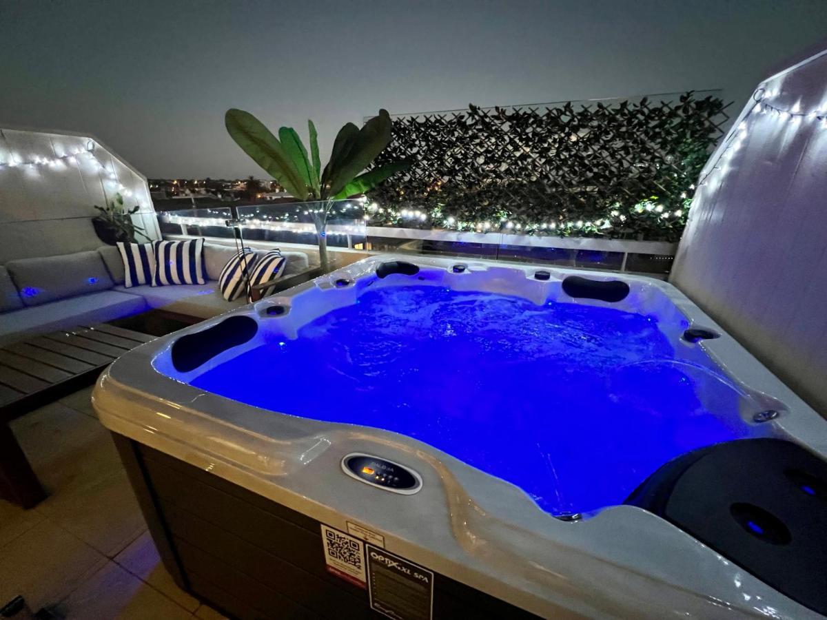 Luxury St Kilda Townhouse In The Sky Apartment เมลเบิร์น ภายนอก รูปภาพ
